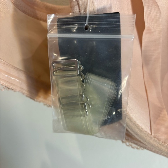 DEESSE Sz 44D Padded Underwire Baconette Style Lace Trimmed Bra in Beige NEW - Picture 7 of 9